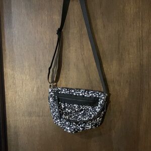 lululemon athletica Graphic splatter Black and White Festival 5L crossbody bag
